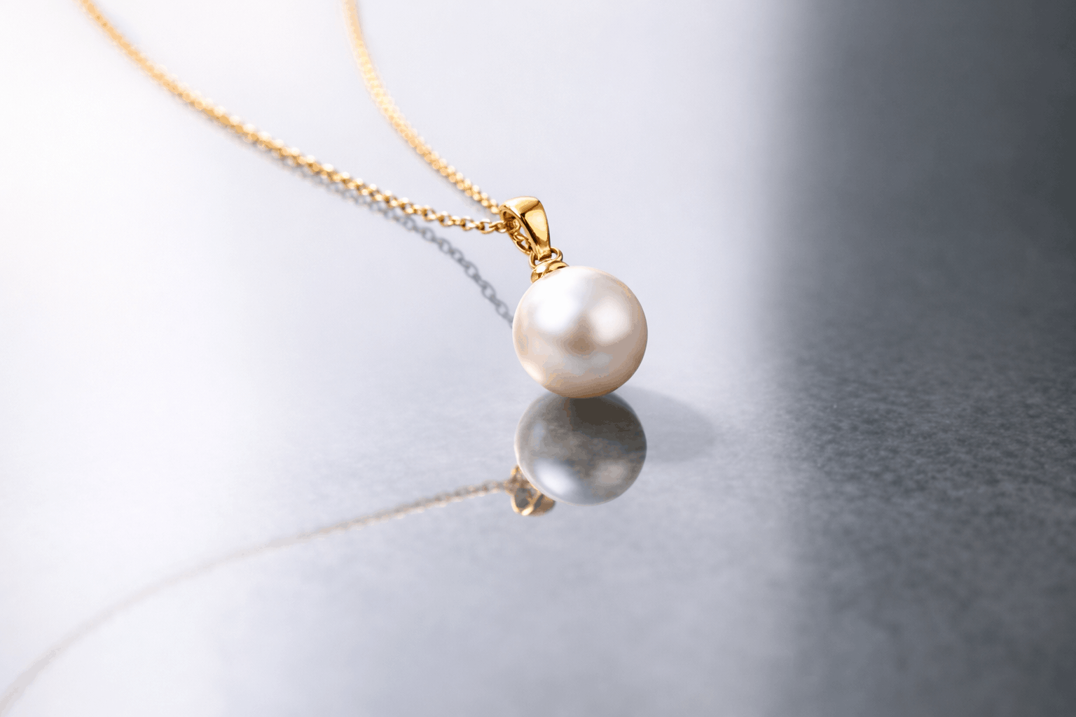 pearlsonly-blog-127-image-5-pearl - Pendente di perla su catena d'oro - Gioielli con perle - pearlsonly