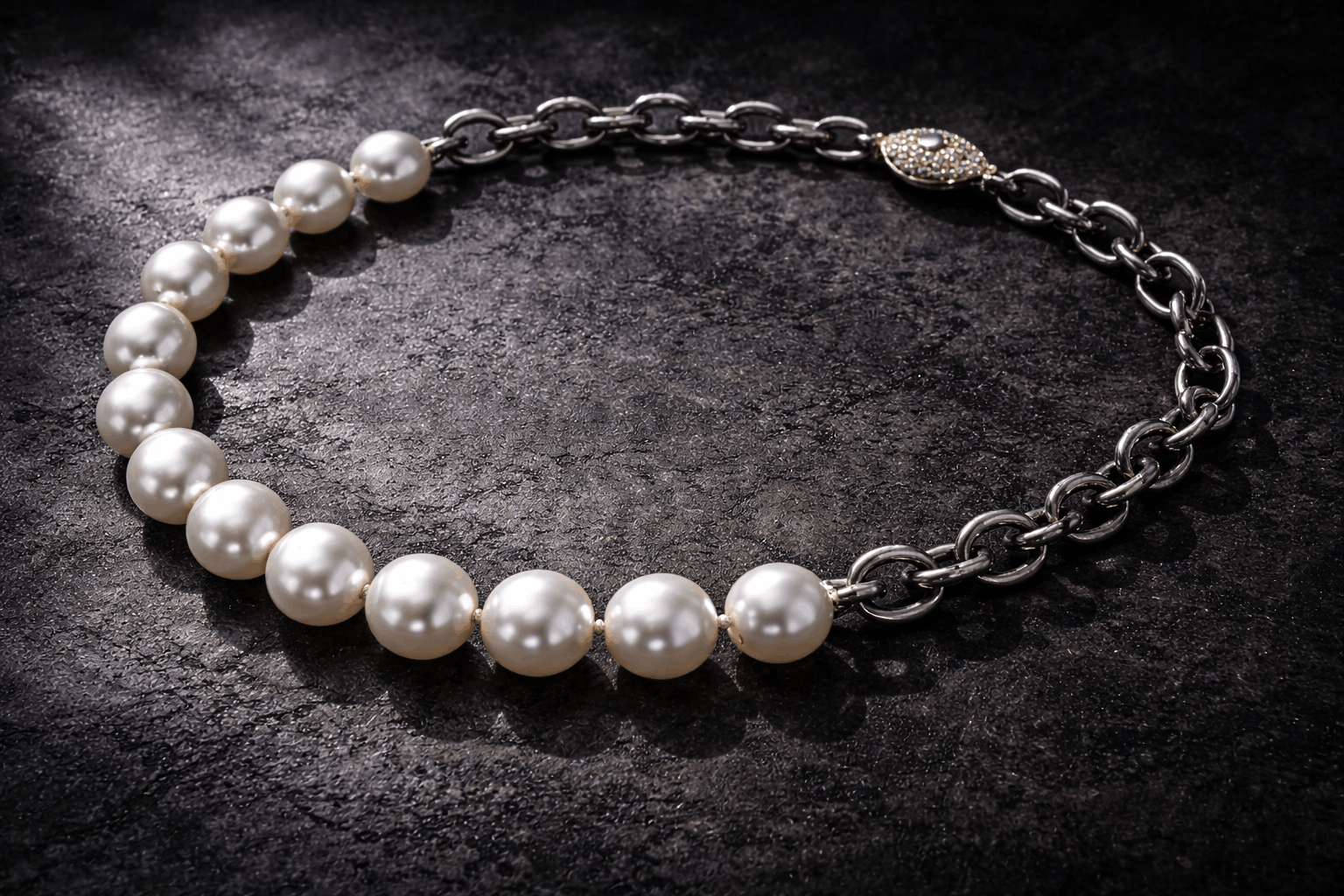 06. Gli uomini con le perle nel 2026 è semplicemente moda ora