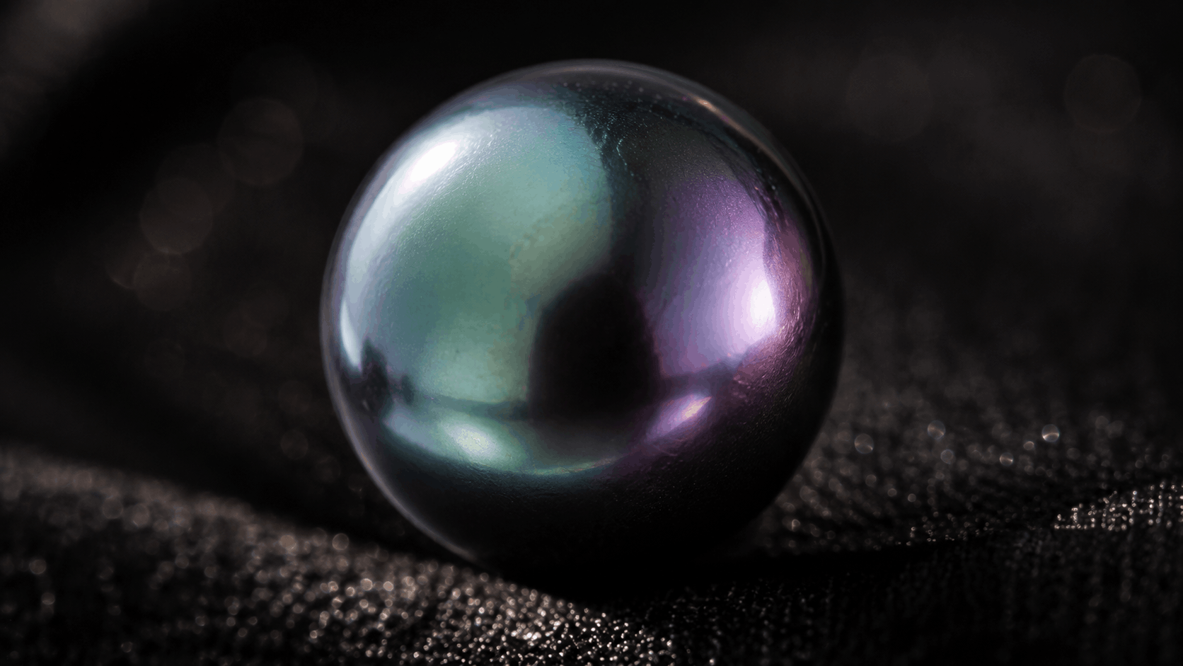 01. Cosa sono gli orecchini Black Pearl Earrings